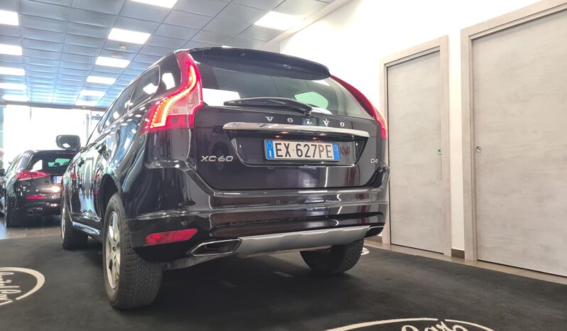 VOLVO XC60 2.0D4 MOMENTUM pieno