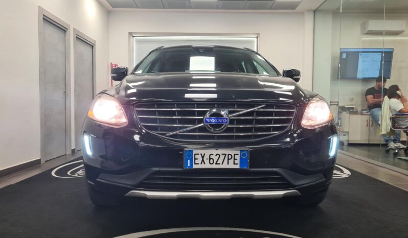 VOLVO XC60 2.0D4 MOMENTUM pieno