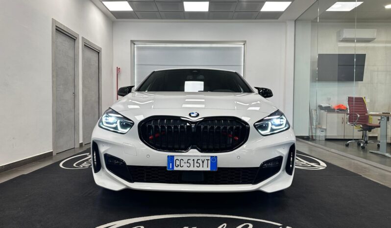 BMW 118D M-SPORT pieno