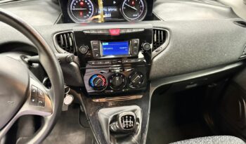 LANCIA YPSILON 1.0HYBRID SILVER pieno