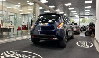 LANCIA YPSILON 1.0HYBRID SILVER pieno