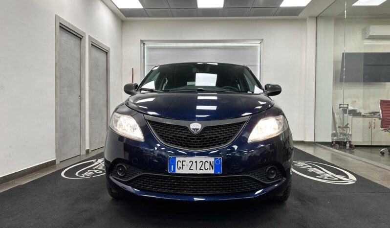 LANCIA YPSILON 1.0HYBRID SILVER pieno