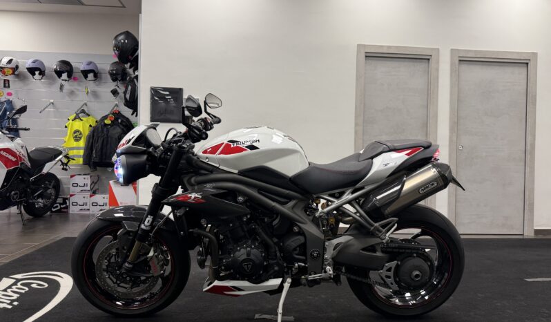 TRIUMPH STREET TRIPLE RS pieno