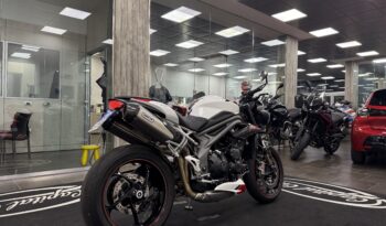 TRIUMPH STREET TRIPLE RS pieno