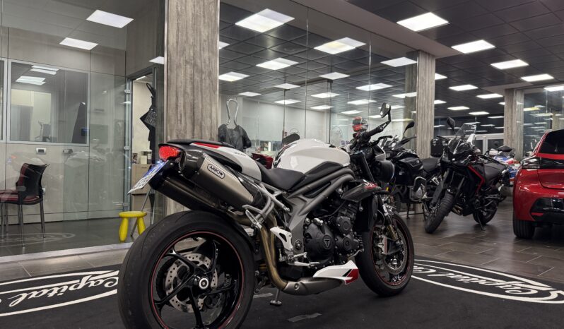 TRIUMPH STREET TRIPLE RS pieno