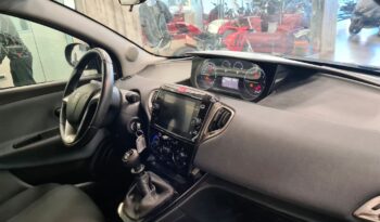 LANCIA YPSILON 1.0HYBRID pieno