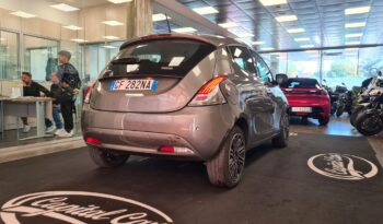 LANCIA YPSILON 1.0HYBRID pieno