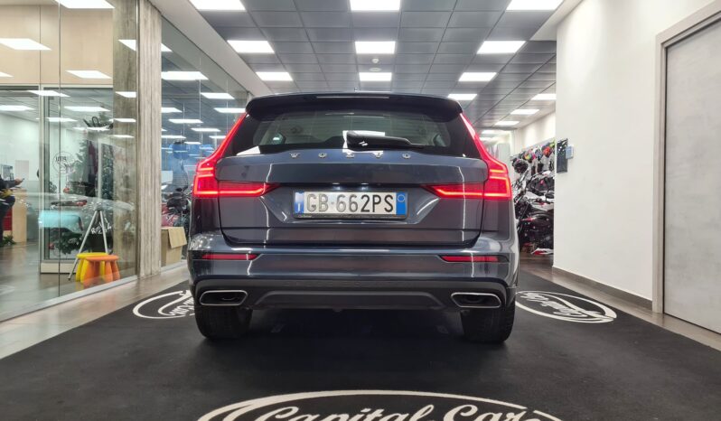 VOLVO V60 CROSS COUNTRY pieno