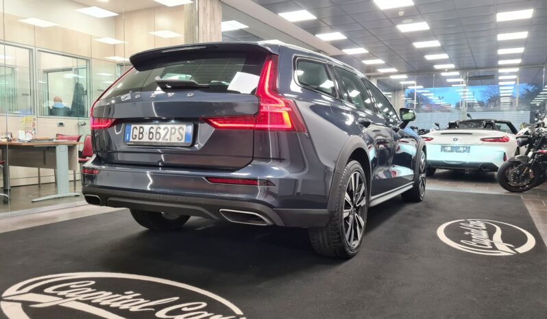 VOLVO V60 CROSS COUNTRY pieno