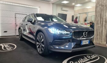 VOLVO V60 CROSS COUNTRY pieno